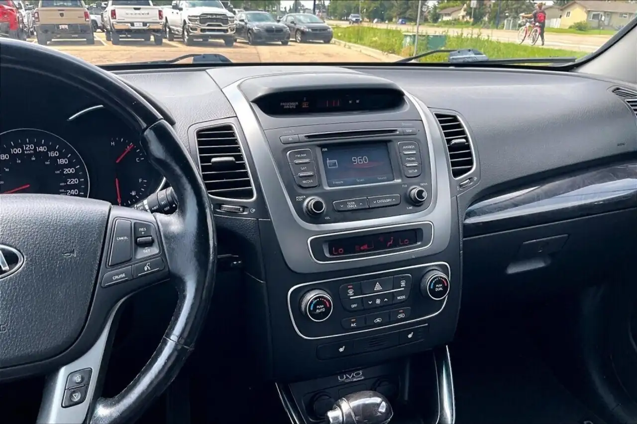 Kia Sorento photo Kia Sorento
