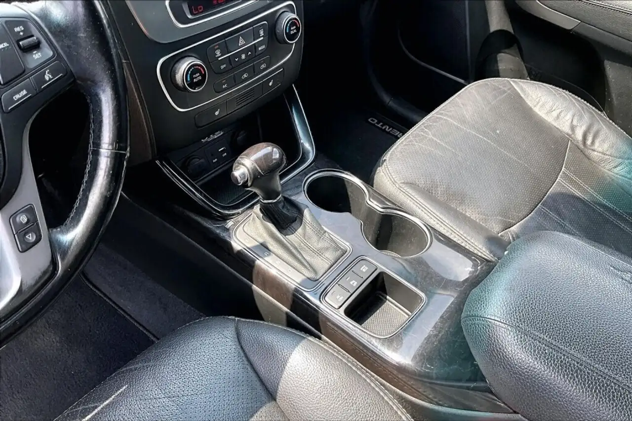 Kia Sorento photo Kia Sorento