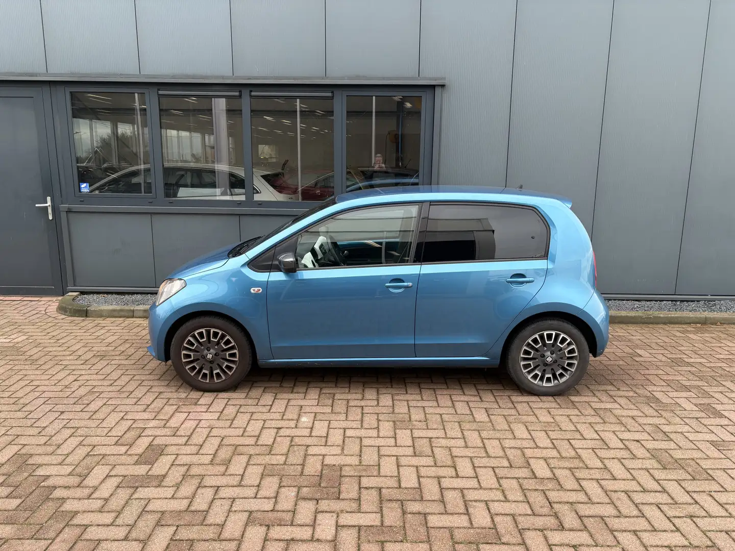 SEAT Mii 1.0 Style Intense 5-drs. CRUISE/MEDIA/PDC/BEATS/WI Bleu - 2