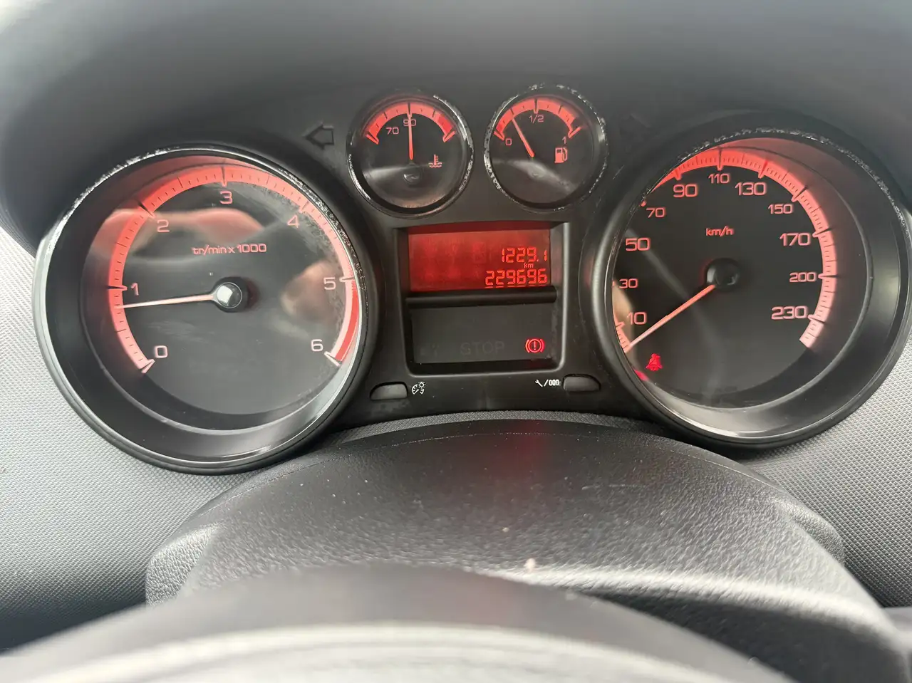 Peugeot 308 308 — photo 9