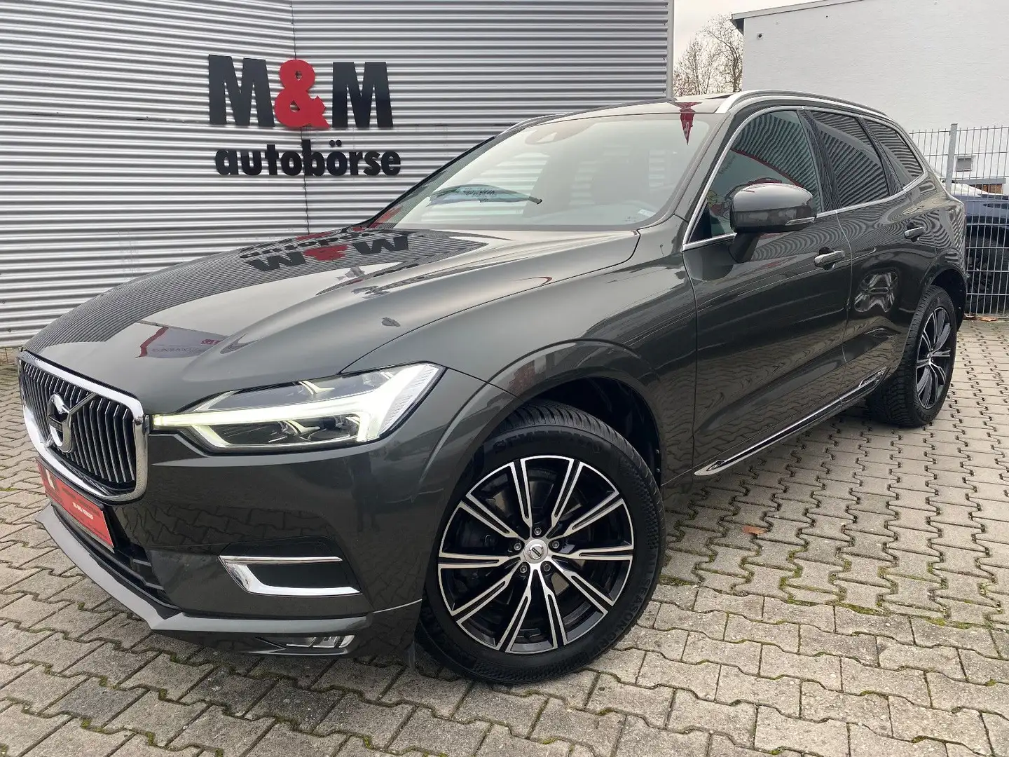 Volvo XC60 Inscription AWD Pano/Kamera/Memory/Assisten Grau - 1