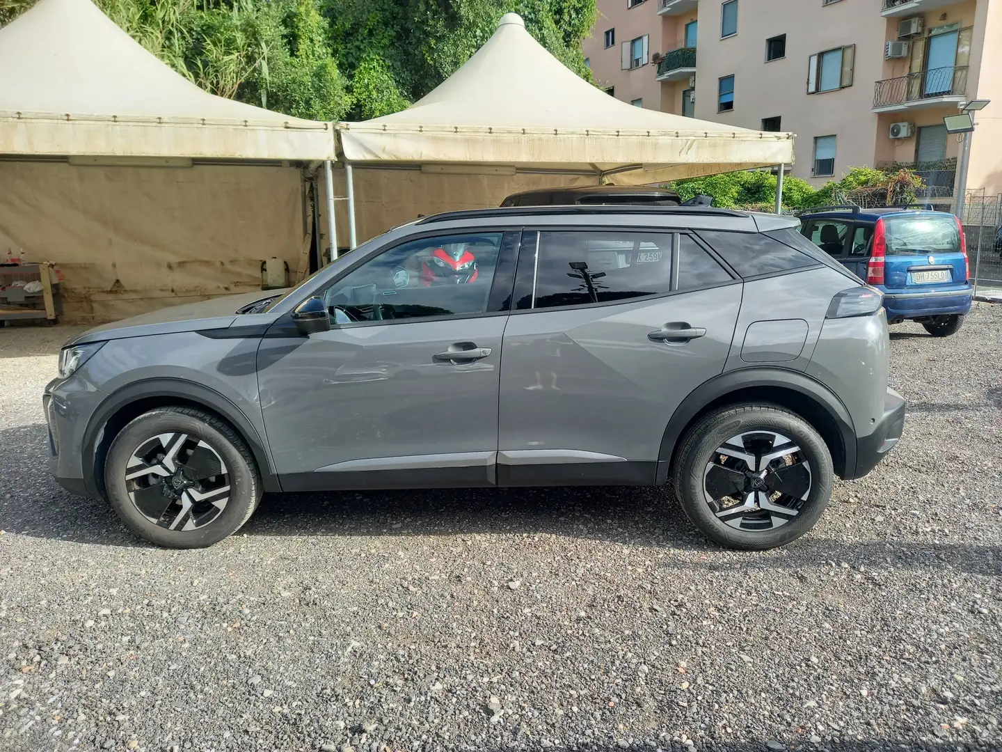 Peugeot 2008 2008 II 2023 1.2 puretech Allure s Grau - 2