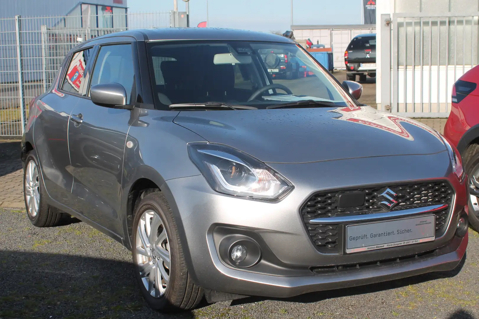 Suzuki Swift Comfort Hybrid Silver - 2