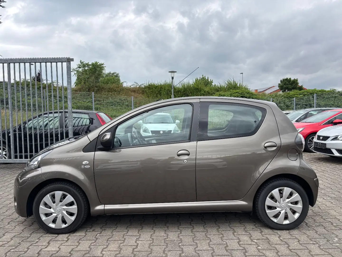 Toyota Aygo Cool Facelift Automatik/Klima/4-türig Braun - 2
