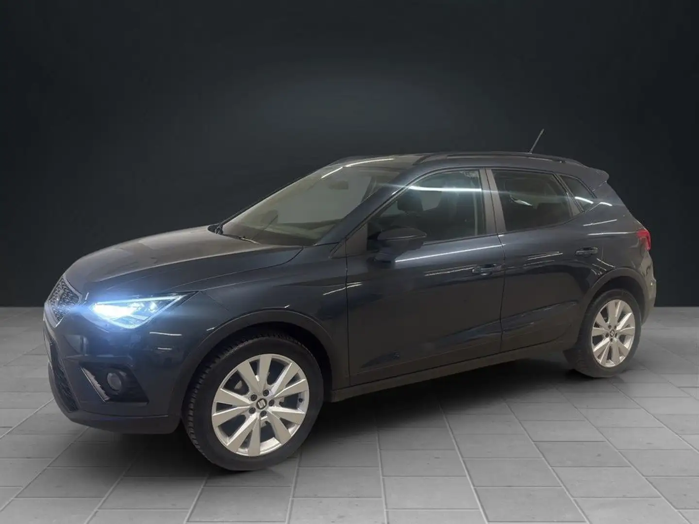 SEAT Arona TSI 1.0 Style Gri - 2