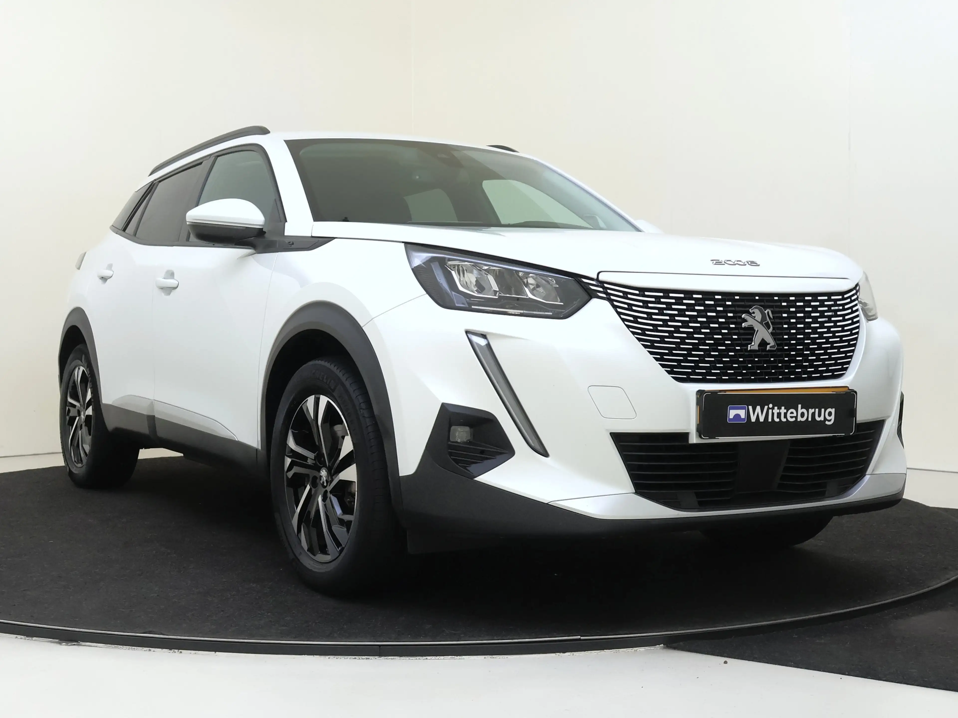 Peugeot e-2008 EV Allure Pack 50 kWh YP — photo 3