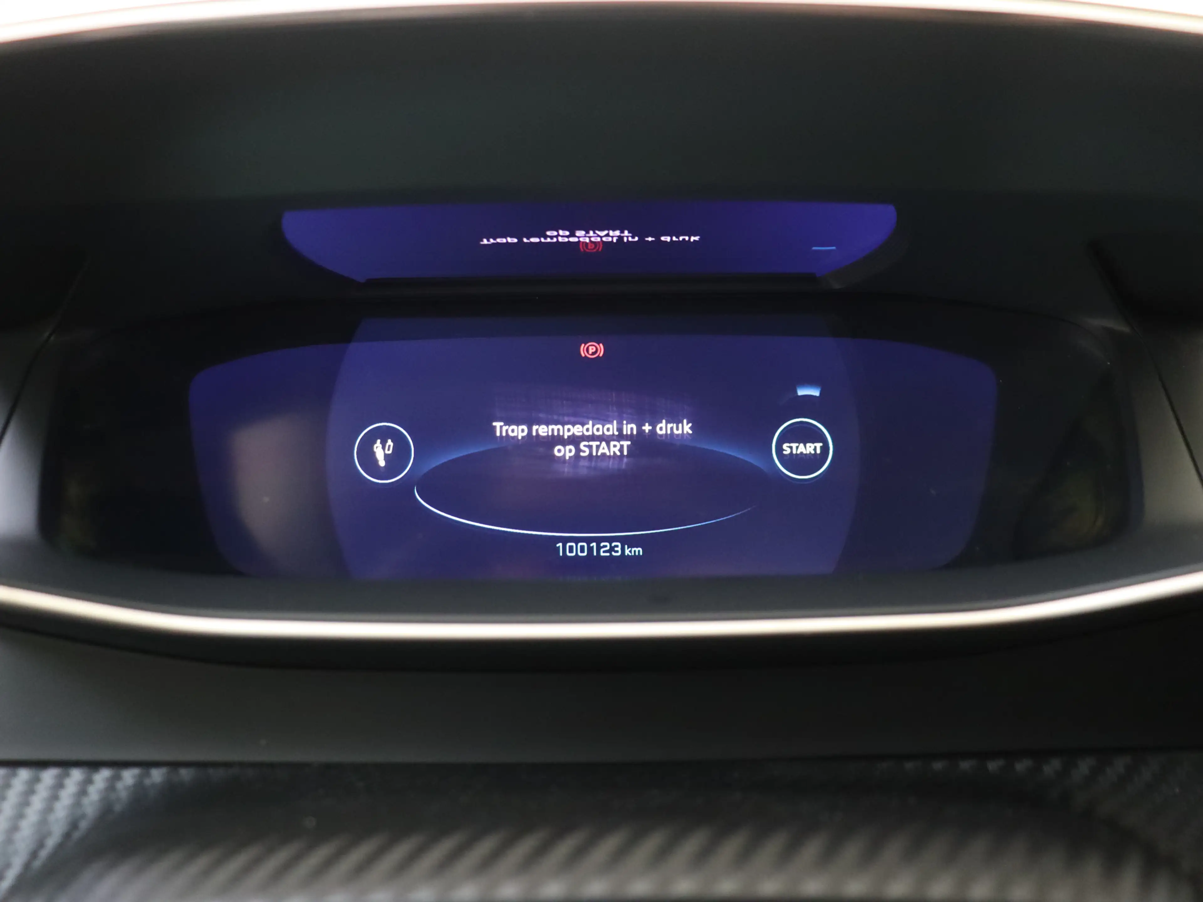 Peugeot e-2008 EV Allure Pack 50 kWh YP — photo 7