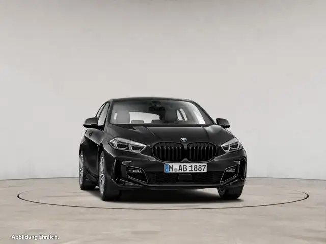 BMW 1 Series view 10