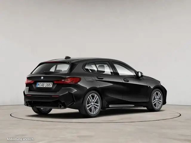 BMW 1 Series view 2