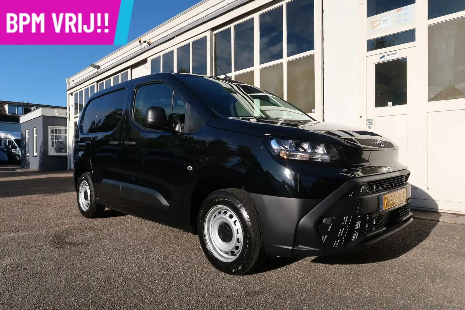 Toyota Proace City 102PK, NIEUW, BPM VRIJ! Zwart - 2