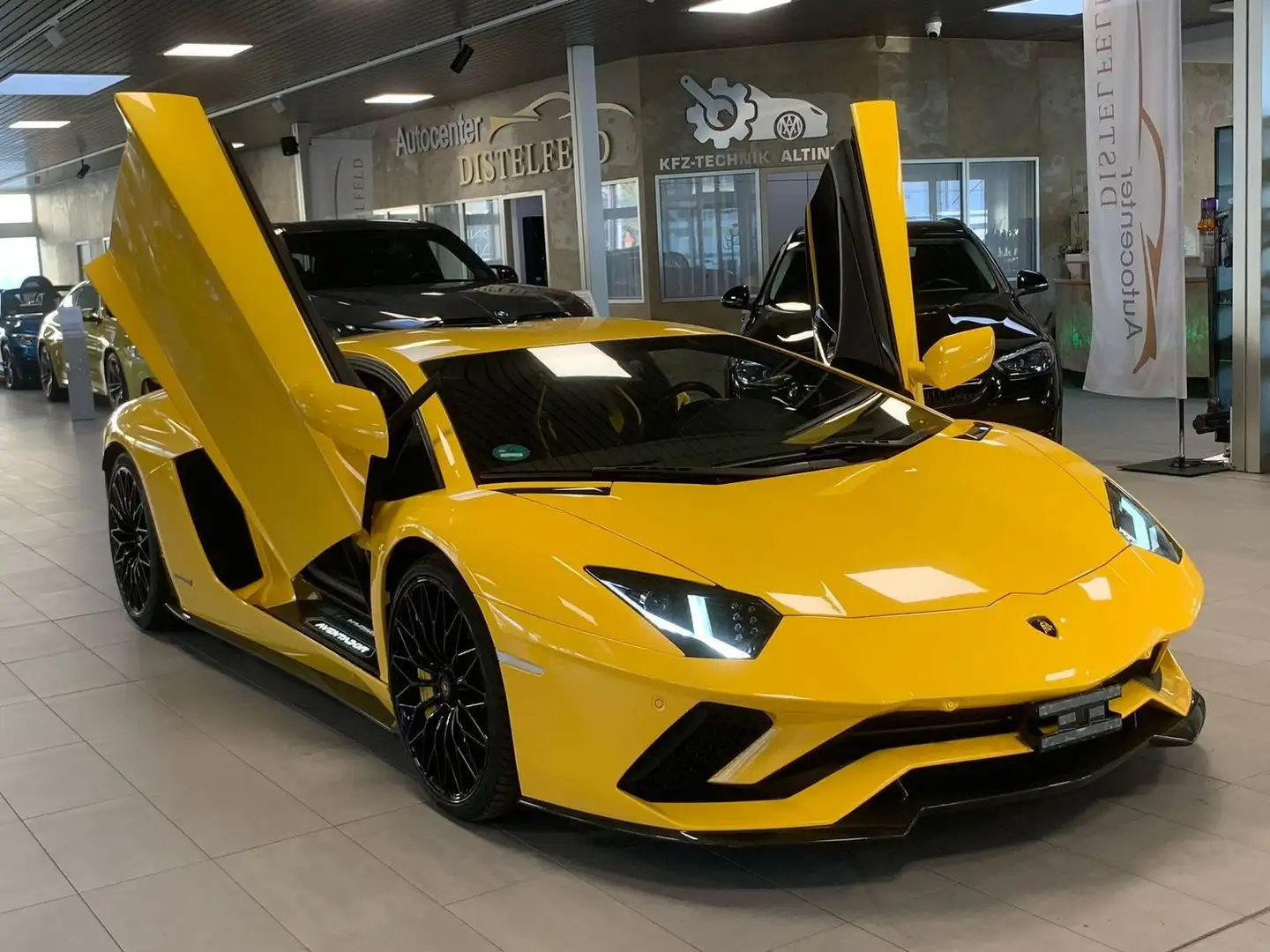 Lamborghini Aventador S LP740 Full Carbon Жовтий - 1