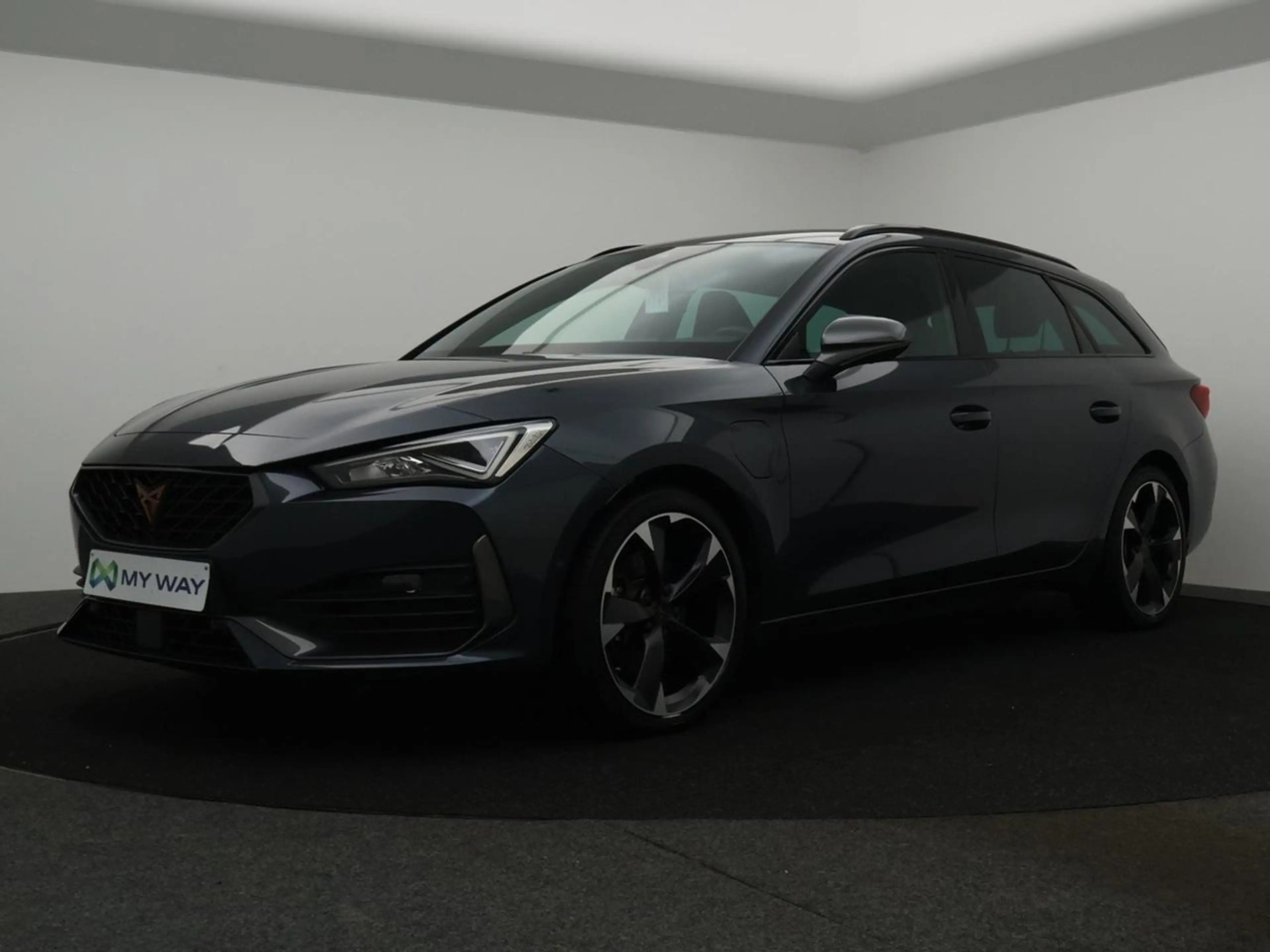 CUPRA Leon Leon ST e-Hybrid 1.4 204PK *AUTOMAAT*CAMERA*SPORTZETELS*PDC*LANE ASSIST*NAVI*APP-CONNECT*VIRTUAL COCKPIT*...*