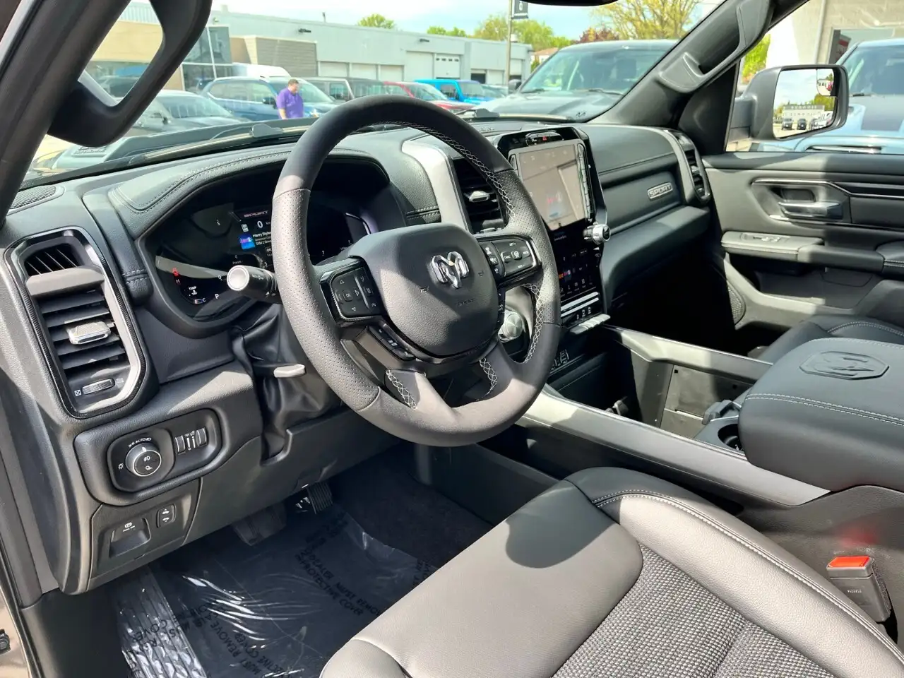 RAM 1500 снимка RAM 1500