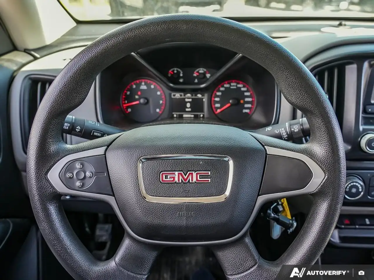 GMC Canyon снимка GMC Canyon