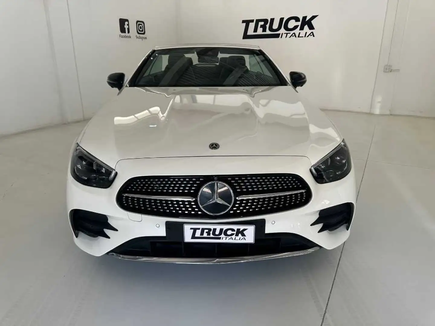 Mercedes-Benz E 350 - E Cabrio 300 mhev (eq-boost) Premium auto my20 Белый - 2