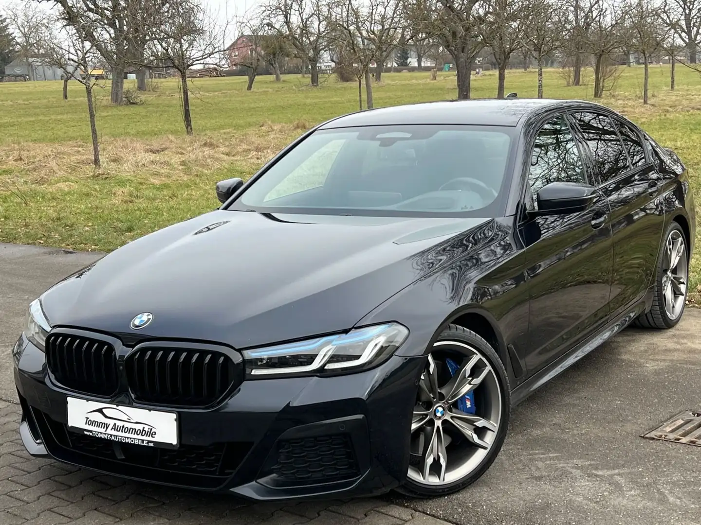 BMW 550 i xDrive Laser Standhzg SoftClose AHK 20" crna - 1