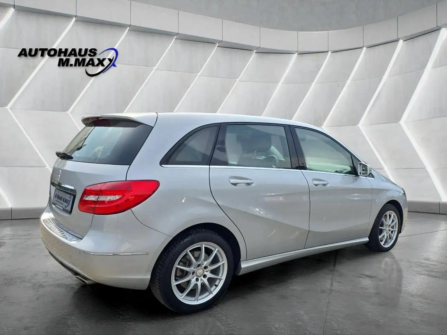 Mercedes-Benz B 250 1.Hand ILS ParkAssist Navi Bi-Xenon Memory Argent - 2