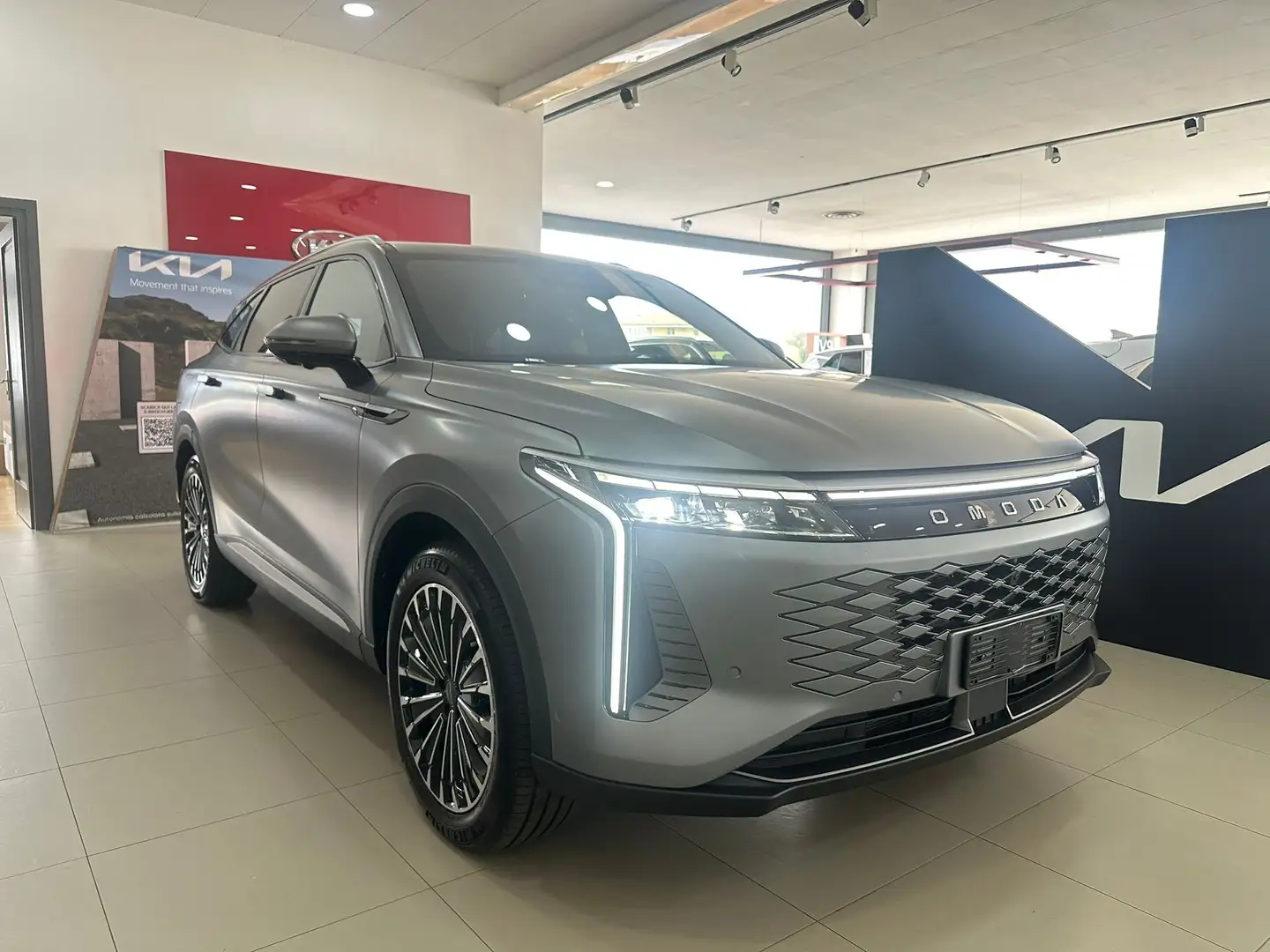 Omoda 9 1.5 TGDI Super Hybrid System i-AWD CON ROTTAMAZION Gris - 1