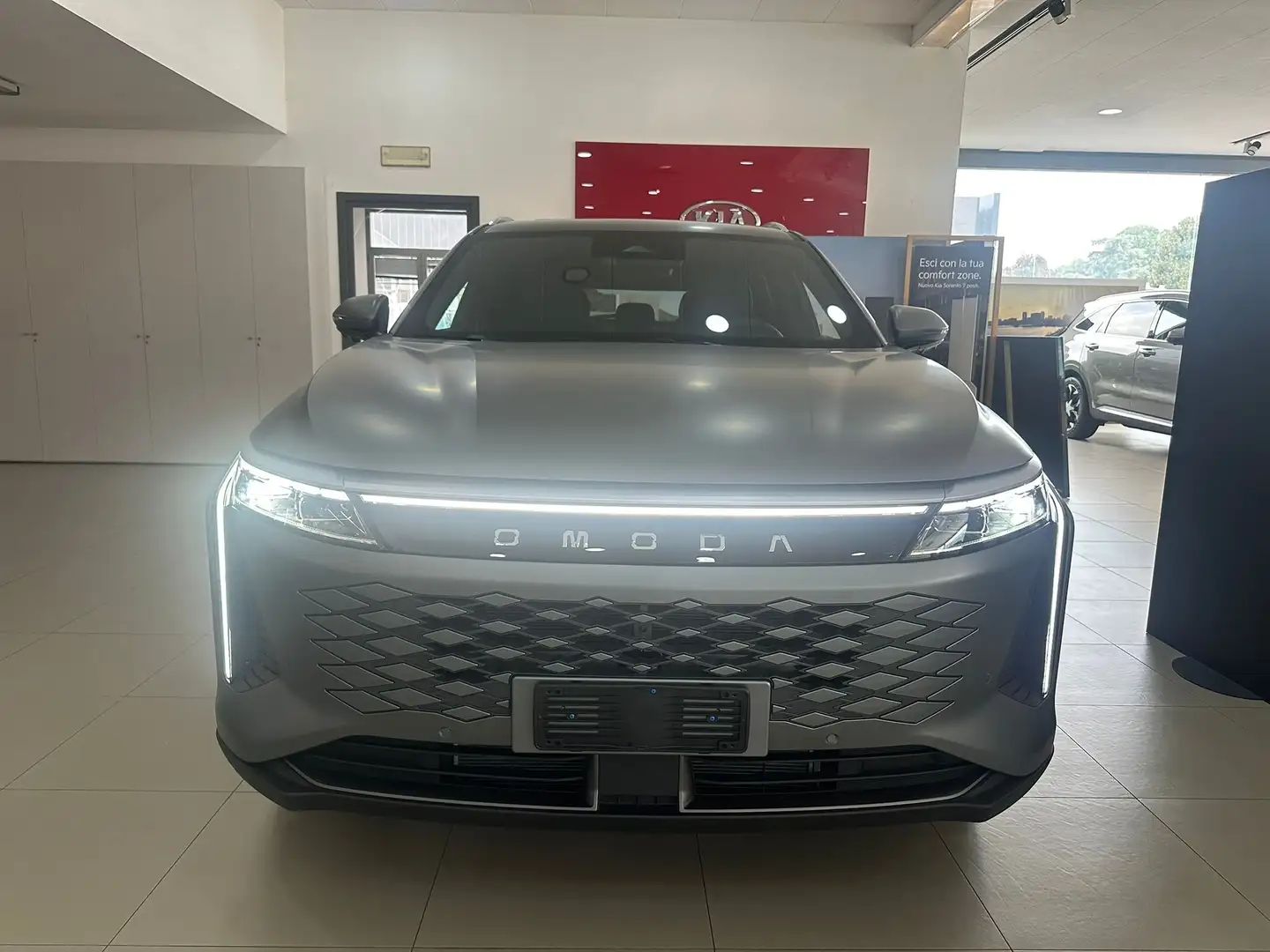 Omoda 9 1.5 TGDI Super Hybrid System i-AWD CON ROTTAMAZION Gris - 2