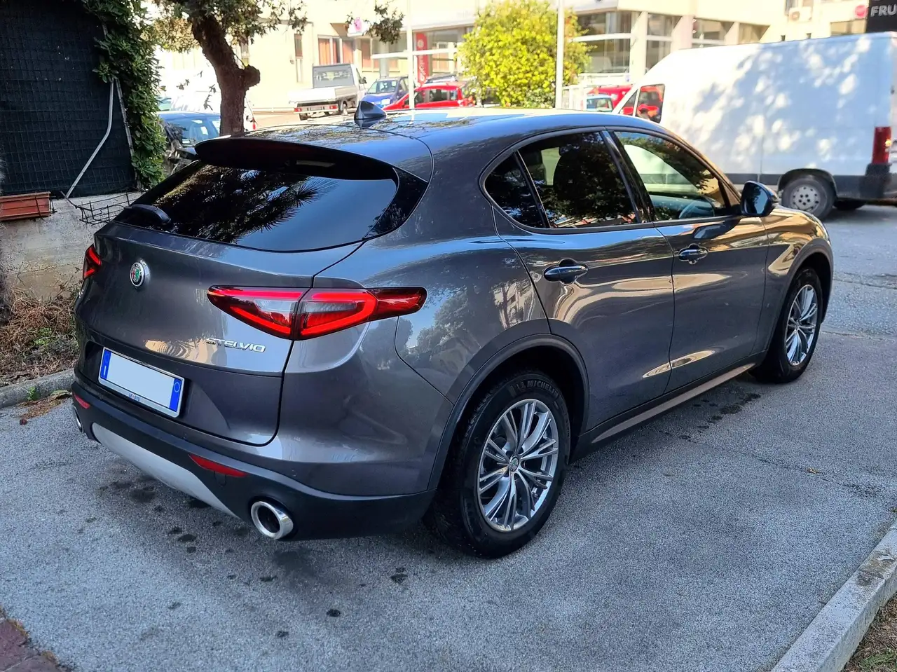 Alfa Romeo Stelvio 2021 — фото 8