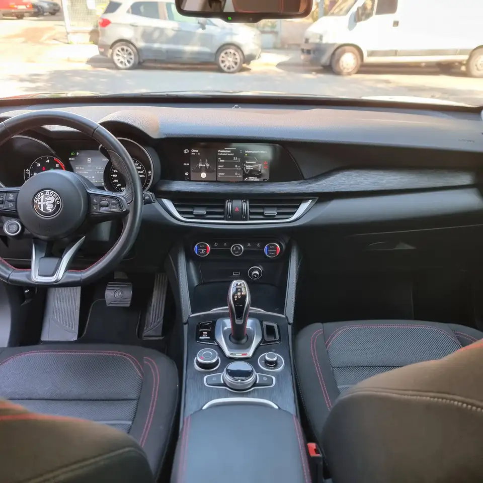 Alfa Romeo Stelvio 2021 — фото 12