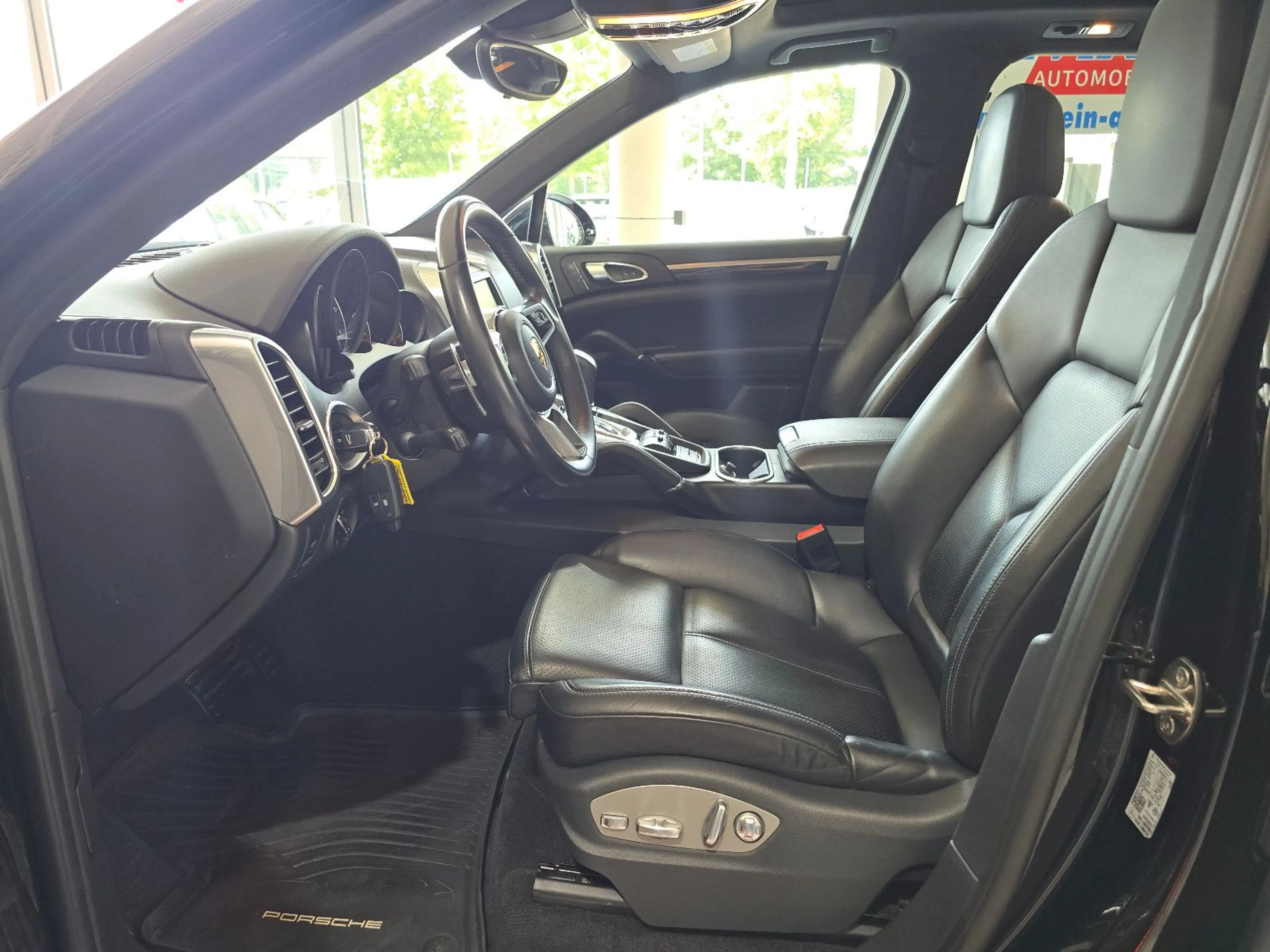 Porsche Cayenne Diesel+PANO+STANDH.+LUFT+1.HAND — photo 9