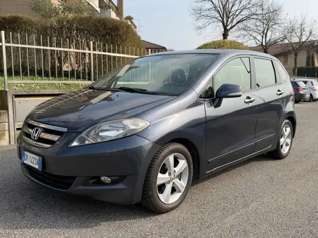 Honda FR-V
