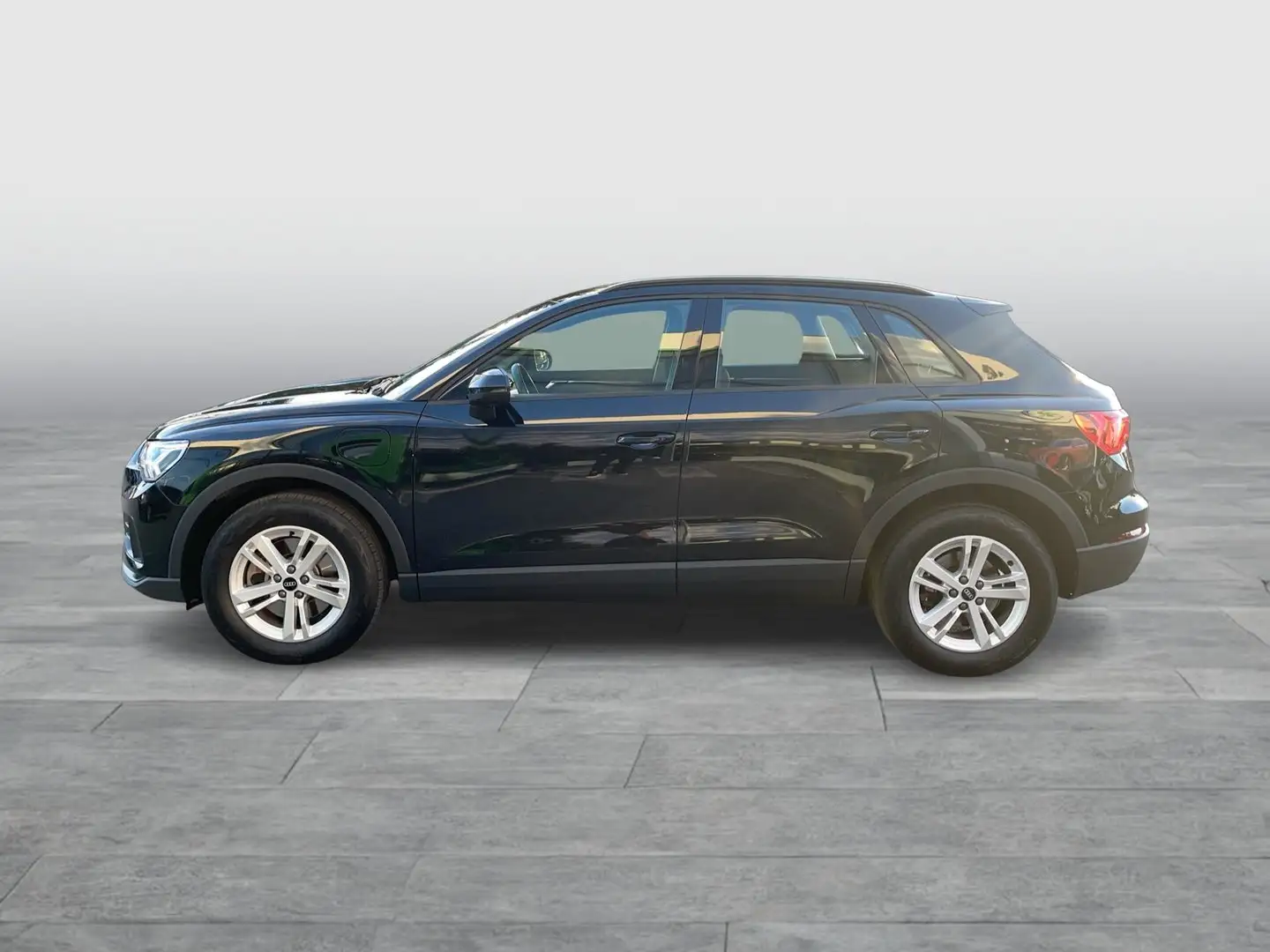 Audi Q3 e-tron 45 TFSI e Schwarz - 2