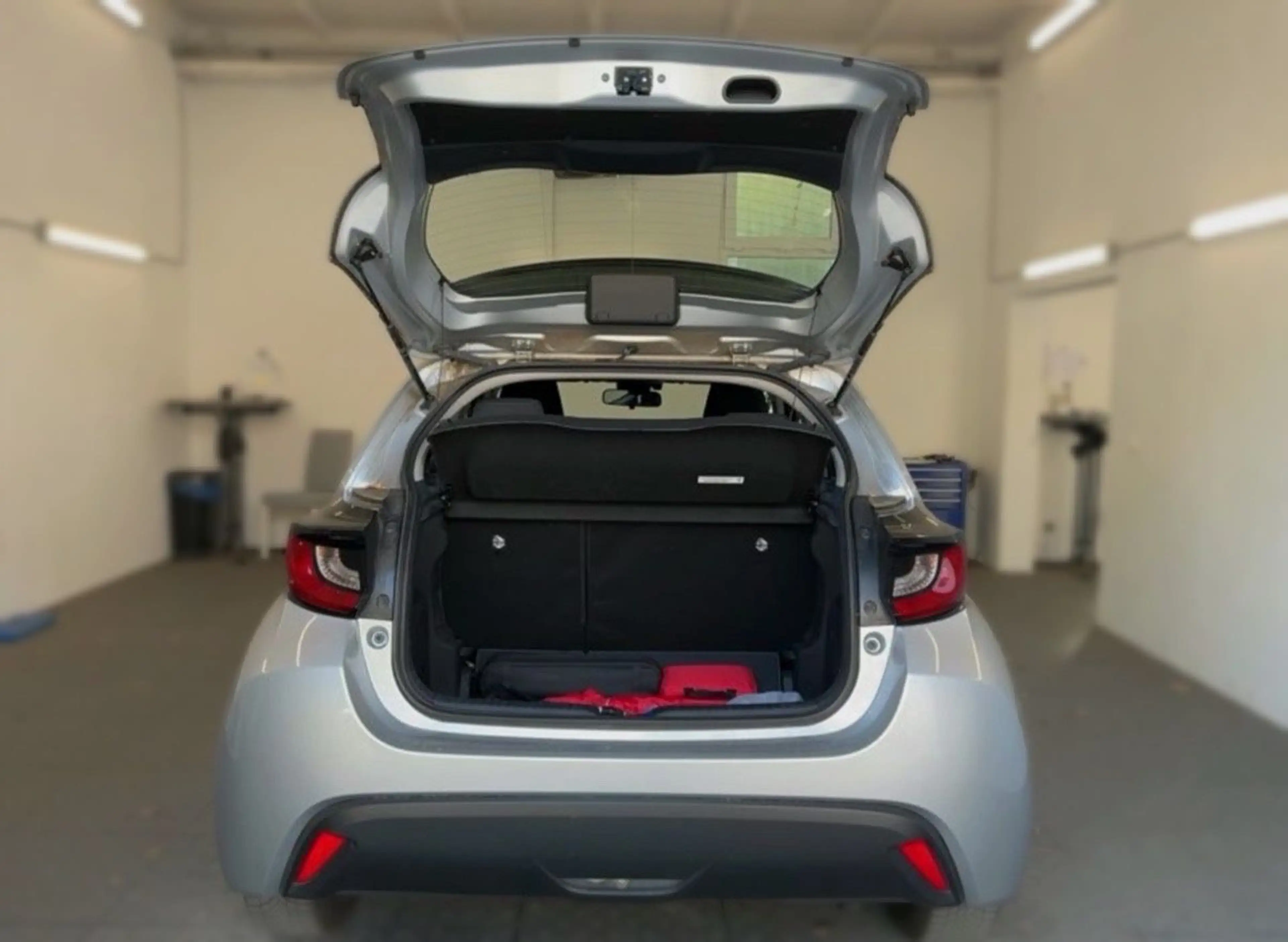 Toyota Yaris 1.5 Hybrid|1.Hand|R-CAM|CaPlay|MFL|AbsTemp — photo 8