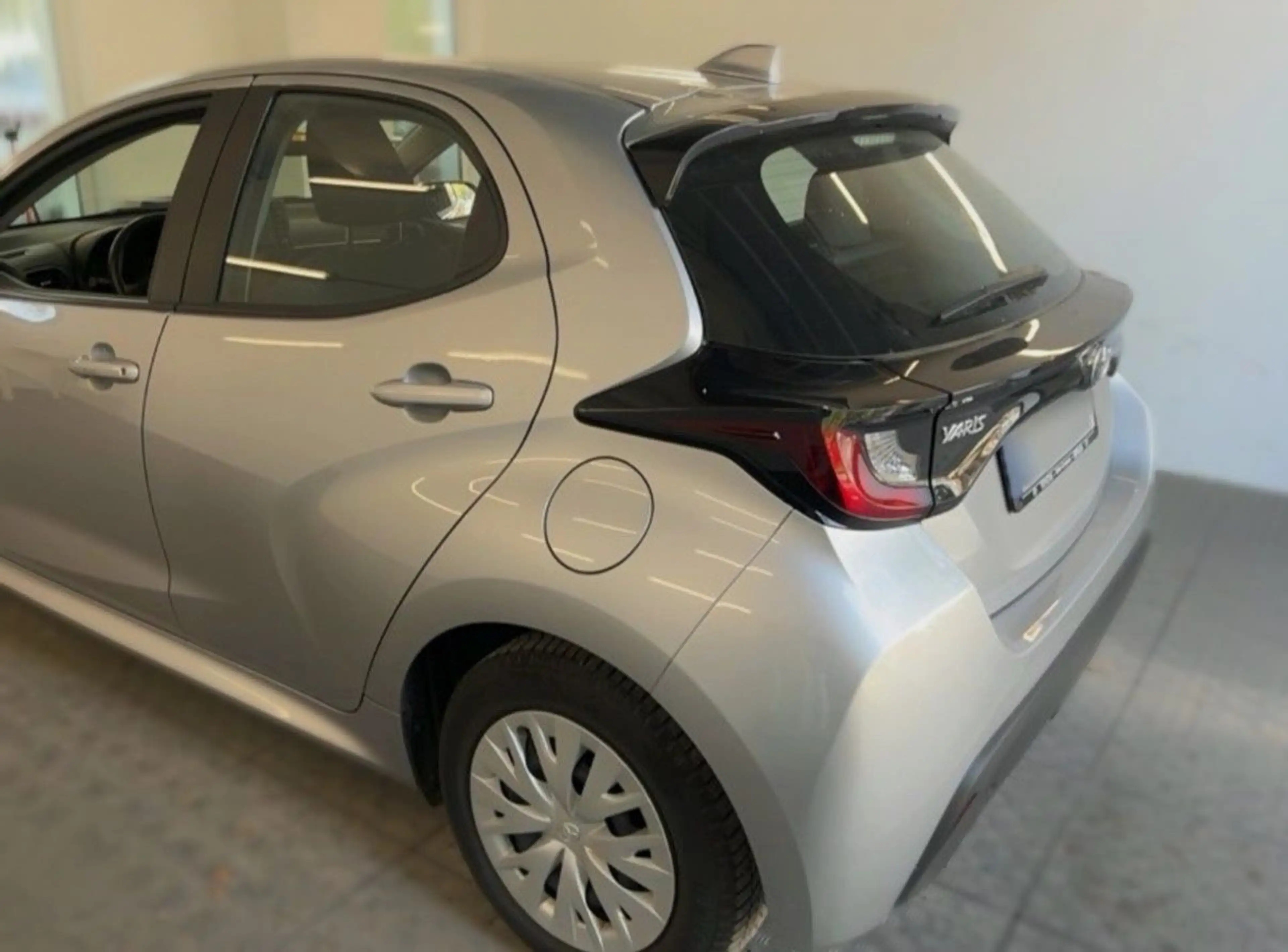 Toyota Yaris 1.5 Hybrid|1.Hand|R-CAM|CaPlay|MFL|AbsTemp — photo 5