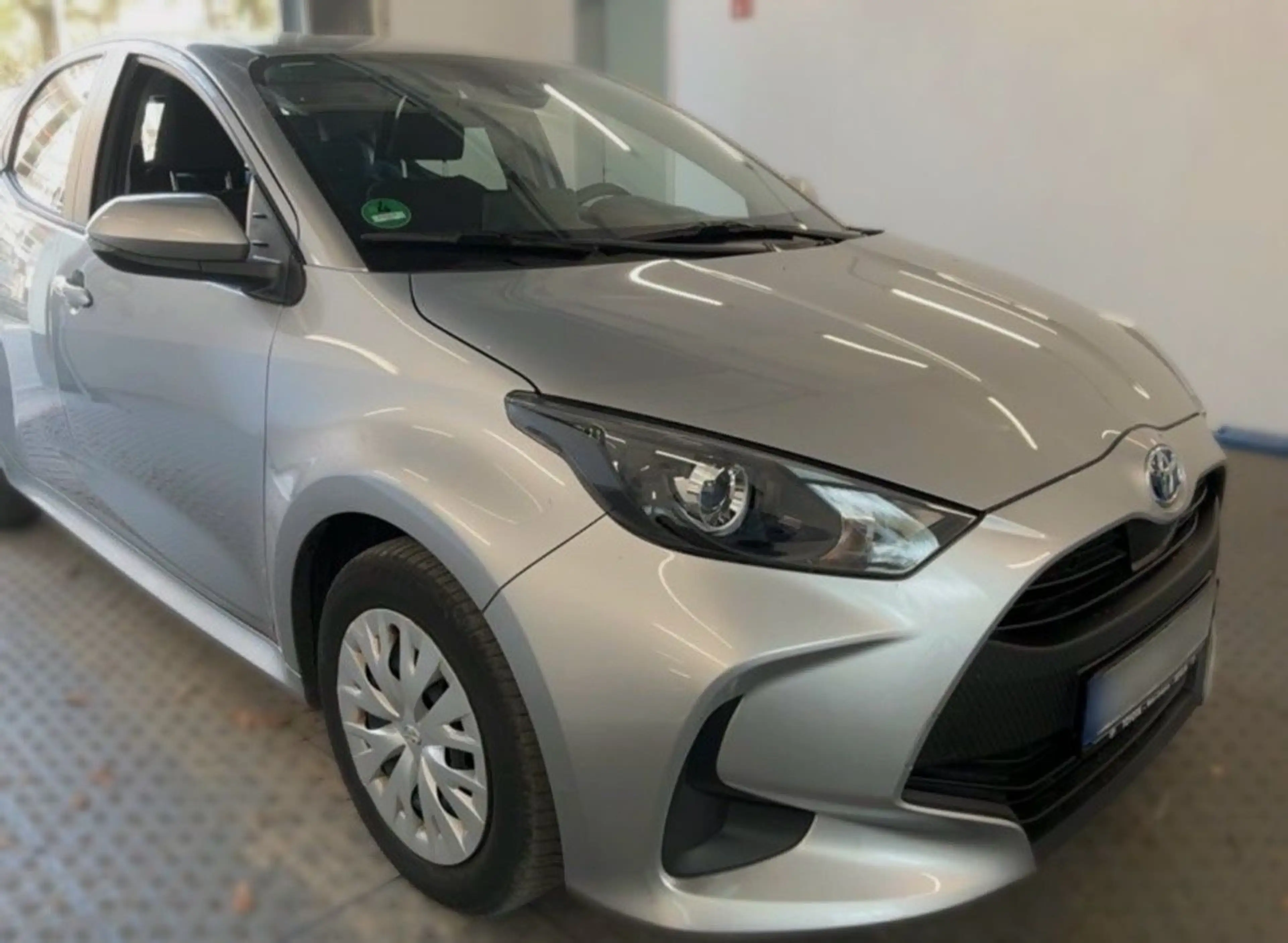 Toyota Yaris 1.5 Hybrid|1.Hand|R-CAM|CaPlay|MFL|AbsTemp — photo 3