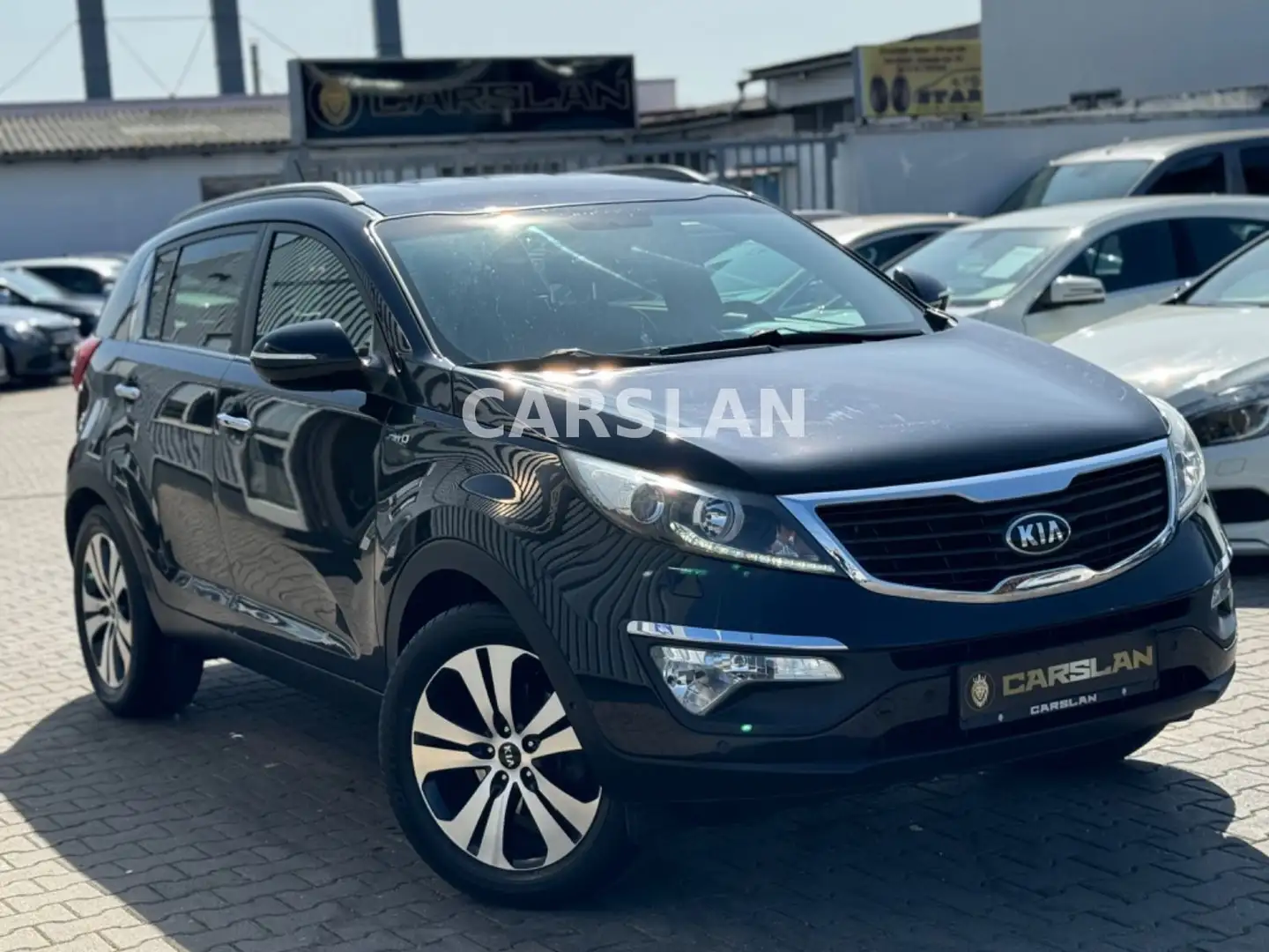Kia Sportage 2.0 CRDi 4WD SPIRIT NAVI+LED+AHK+R.KAME Schwarz - 1