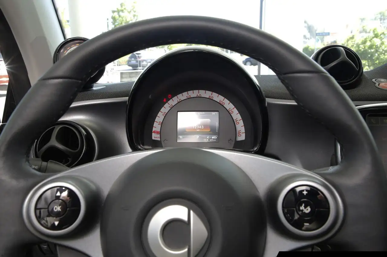 smart forTwo 2024 — фото 13
