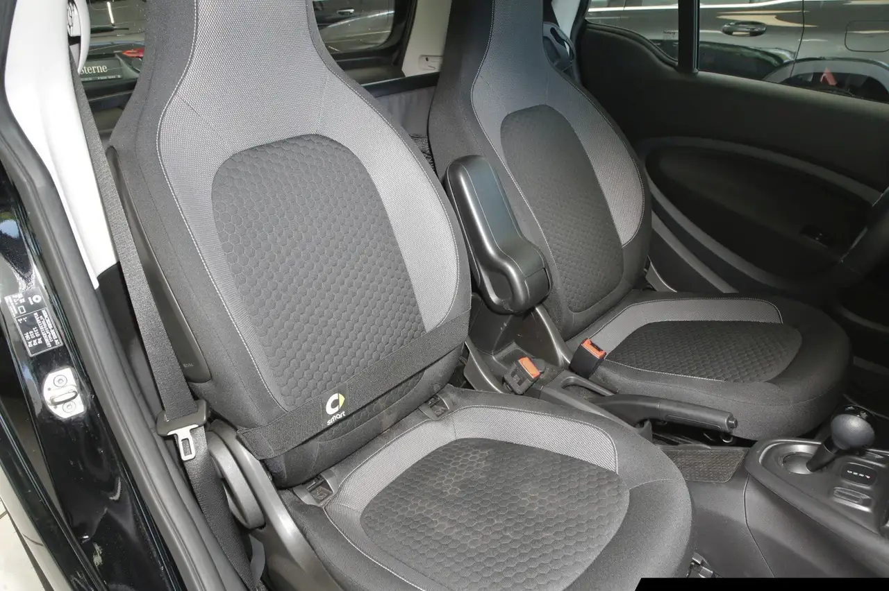 smart forTwo 2024 — фото 10