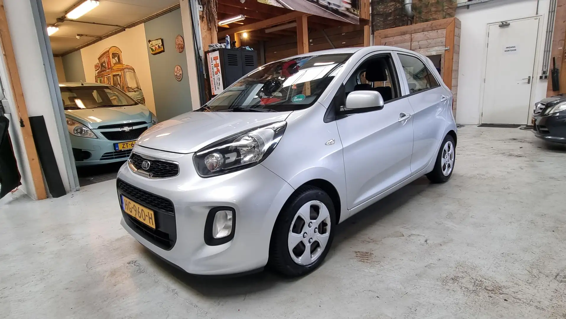 Kia Picanto 1.0 CVVT ComfortLine Navi, Bluetooth, Apple carpla Gris - 1