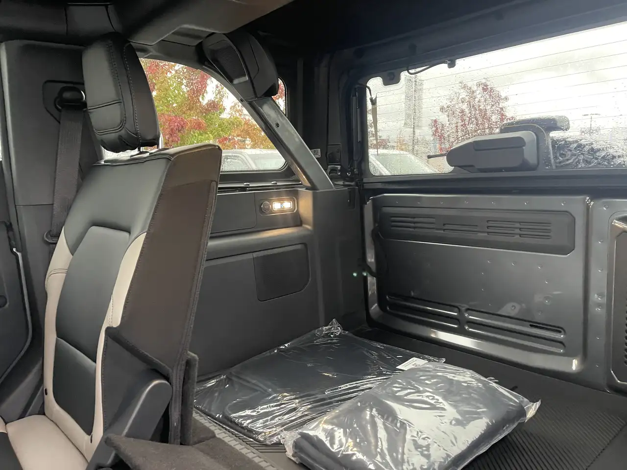 Ford Bronco photo Ford Bronco