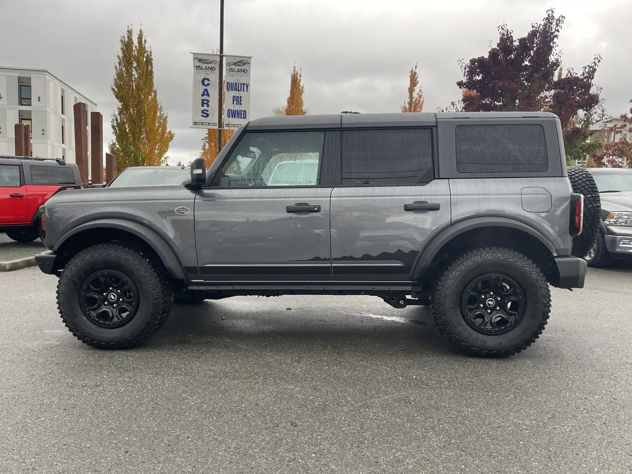 Ford Bronco photo Ford Bronco