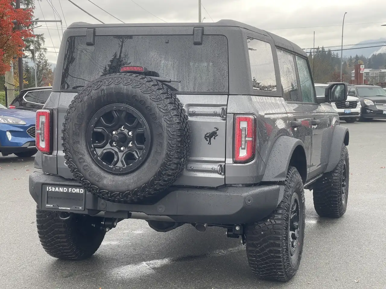 Ford Bronco photo Ford Bronco