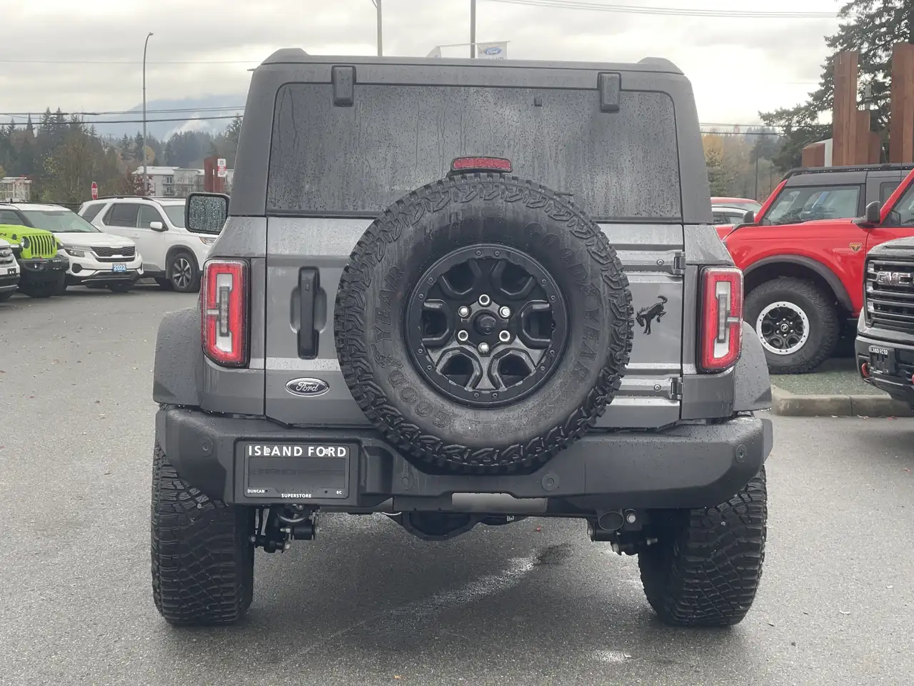 Ford Bronco photo Ford Bronco