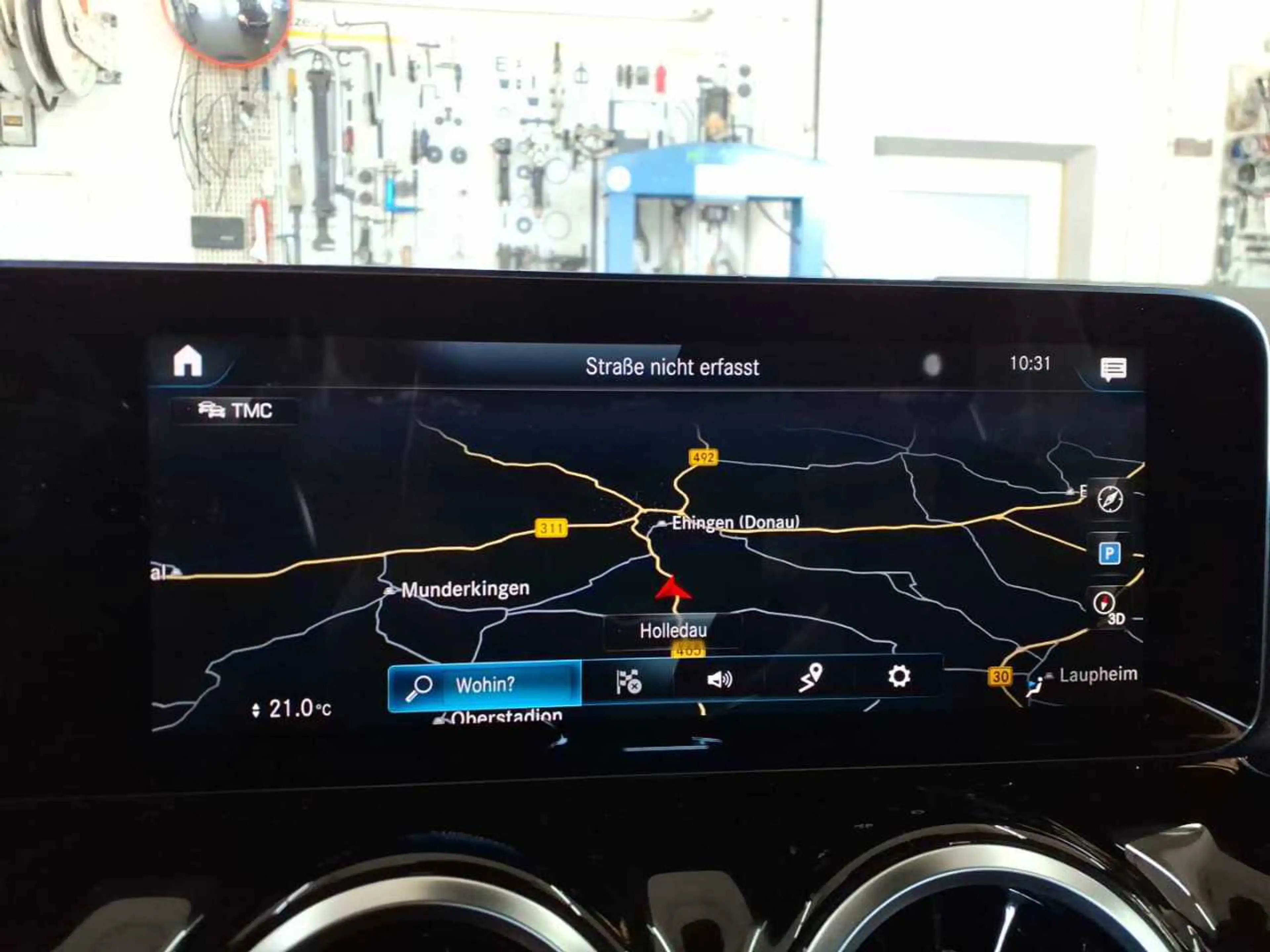 Mercedes-Benz GLA 220 GLA 220 NAVI LED RADIO TEMPO MFL PANO SHZ GSD VC AHK RFK ACC — photo 9