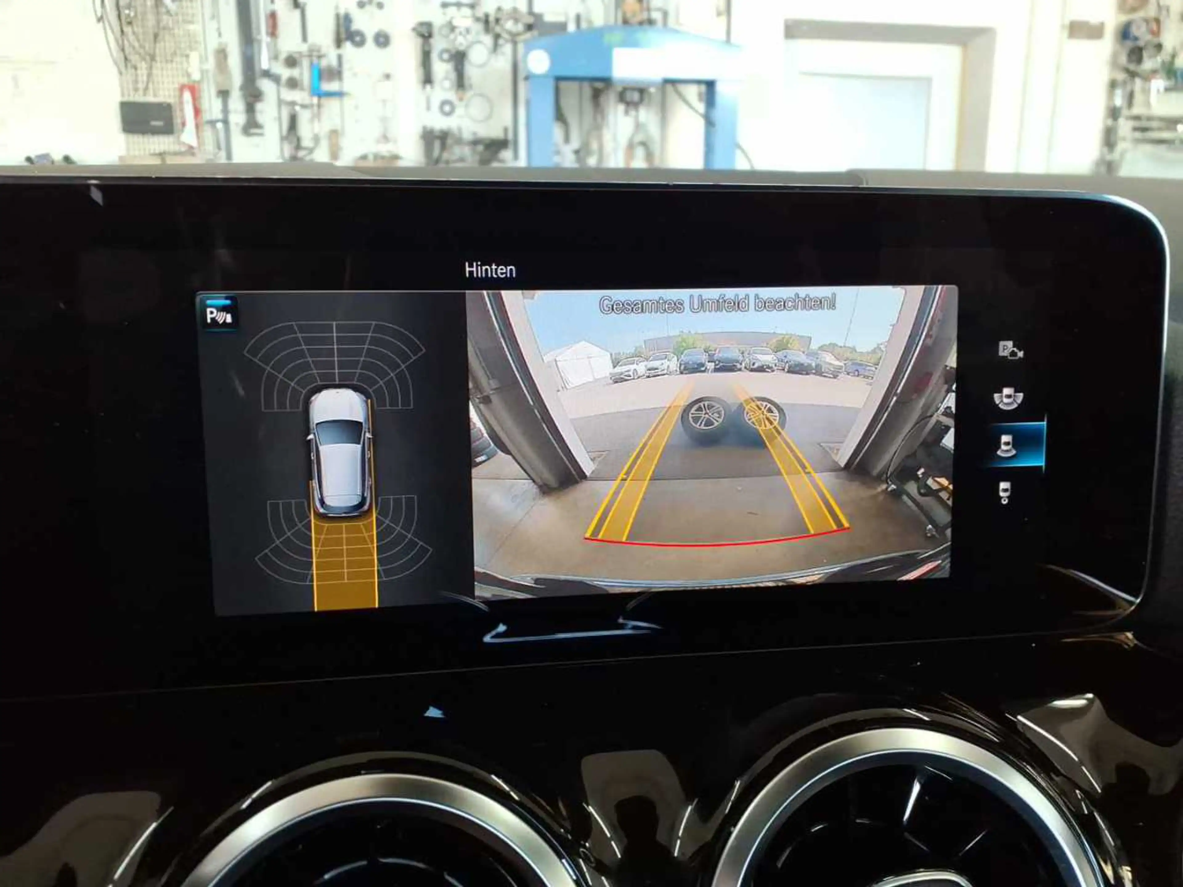 Mercedes-Benz GLA 220 GLA 220 NAVI LED RADIO TEMPO MFL PANO SHZ GSD VC AHK RFK ACC — photo 10