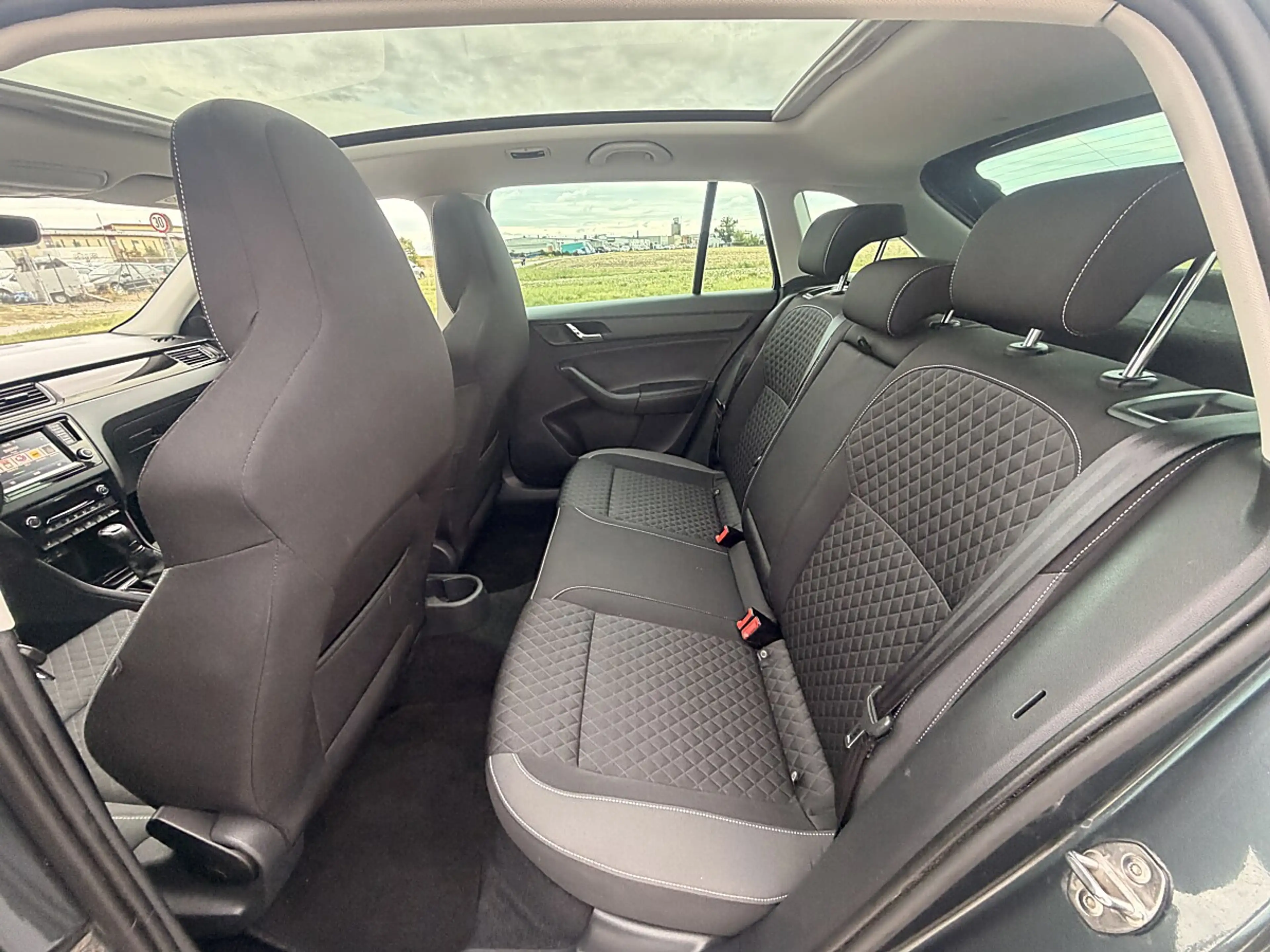 Skoda Rapid/Spaceback Rapid 1.2 TSI Sport Green tec*GARANTIE 24 MONATE* — photo 9