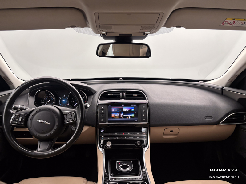 Jaguar XE diesel 2.0 — photo 4