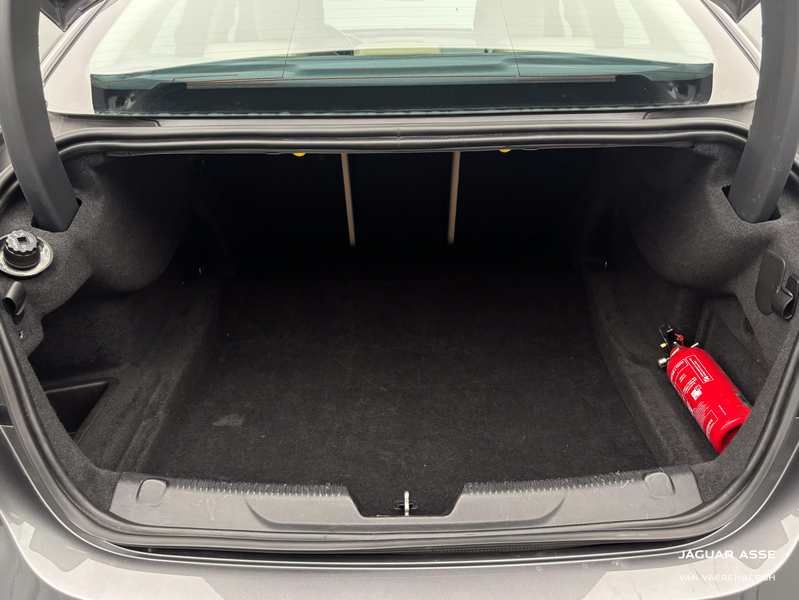 Jaguar XE diesel 2.0 — photo 15
