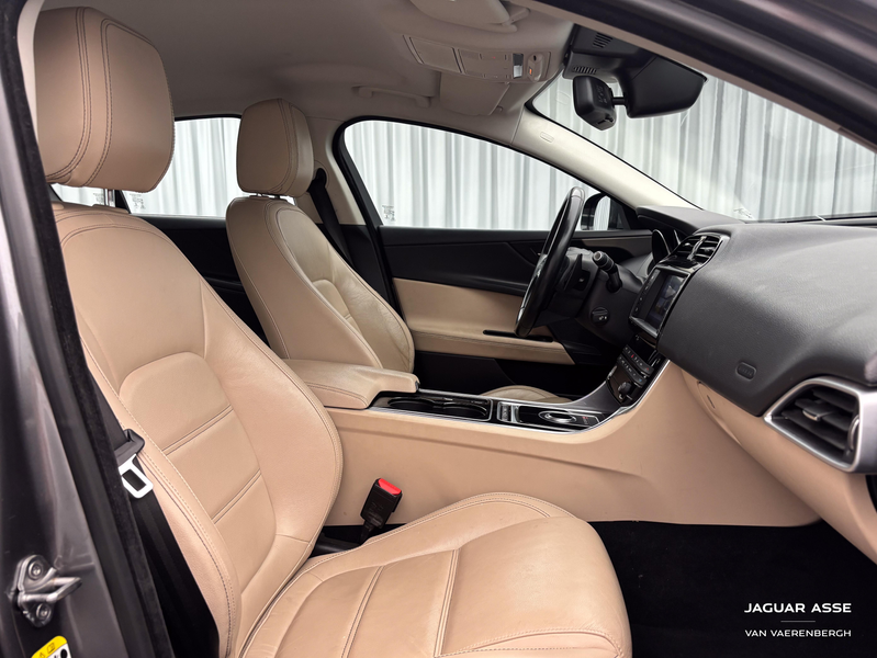 Jaguar XE diesel 2.0 — photo 3