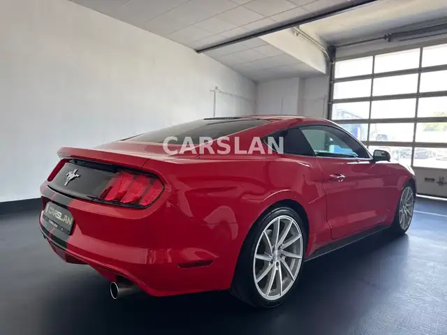 Ford Mustang view 15