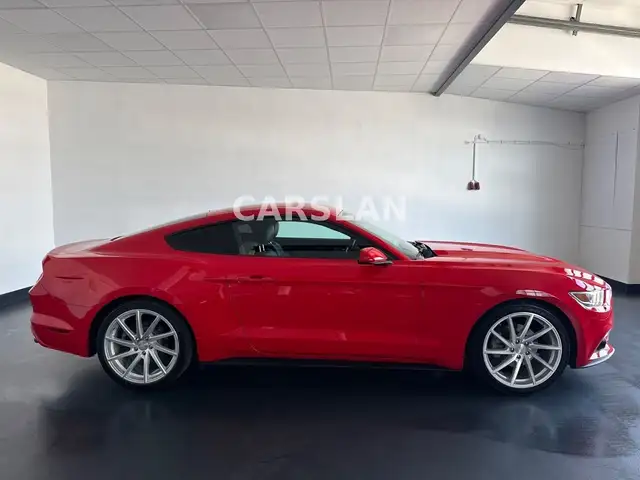 Ford Mustang view 8