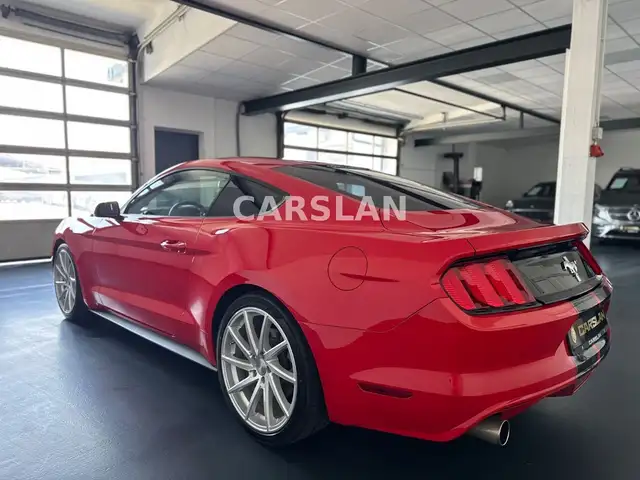 Ford Mustang view 13