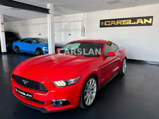 Ford Mustang view 4