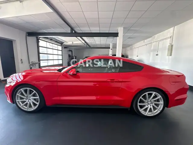 Ford Mustang view 9